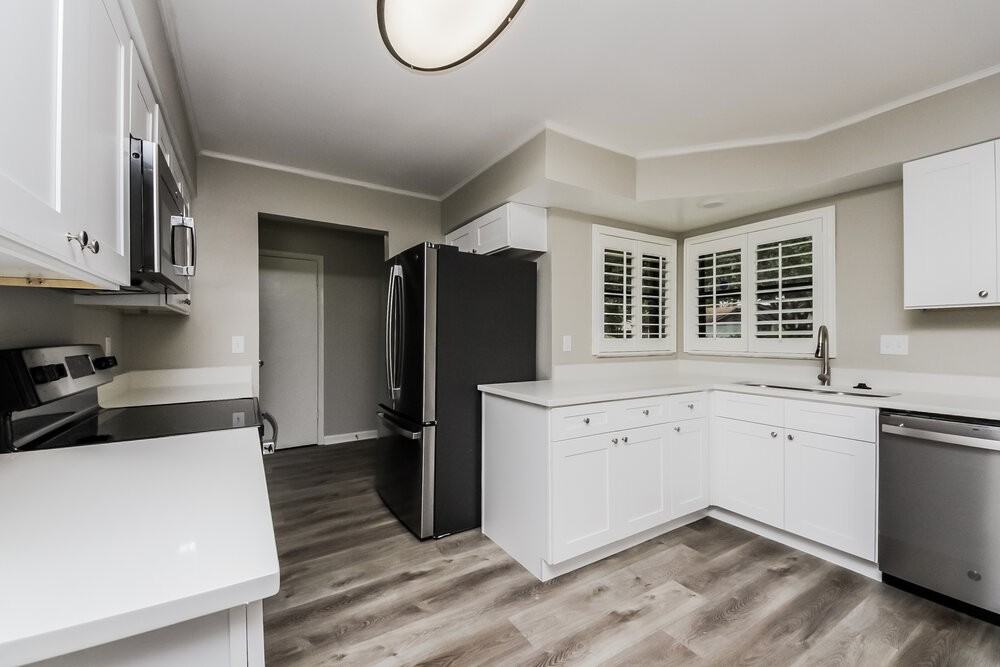 1108 Santa Cruz Way - Photo 7 of 16