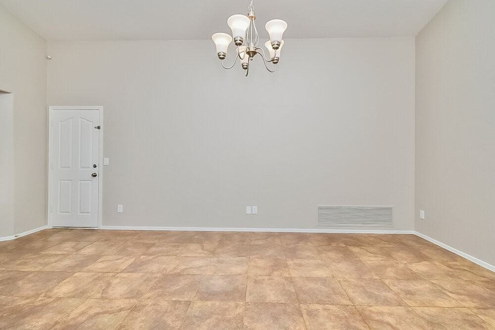 9585 E Paseo Juan Tabo - Photo 6 of 16