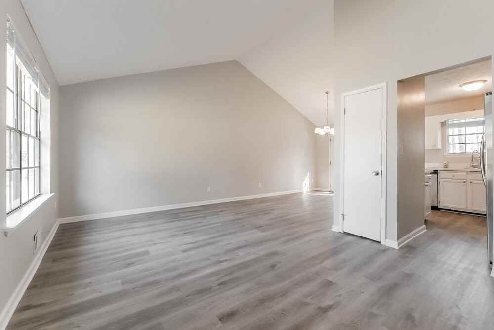 6207 Radford Dr - Photo 4 of 17