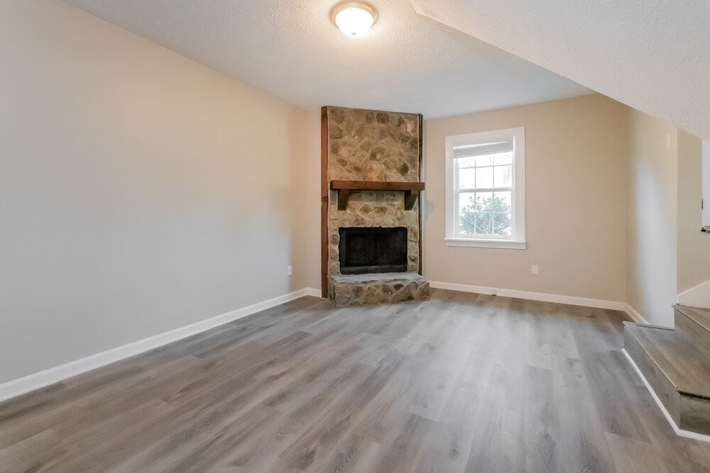 6207 Radford Dr - Photo 6 of 17