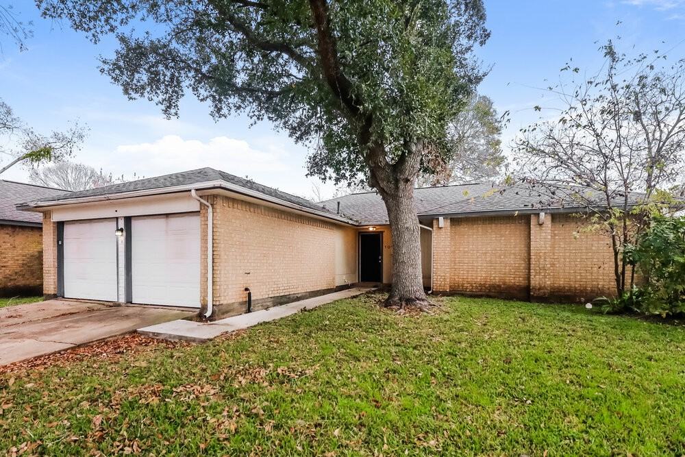 1014 Mayweather Ln - Photo 3 of 16