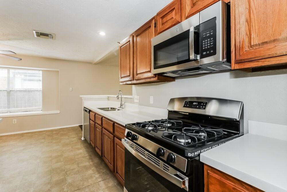 1014 Mayweather Ln - Photo 7 of 16