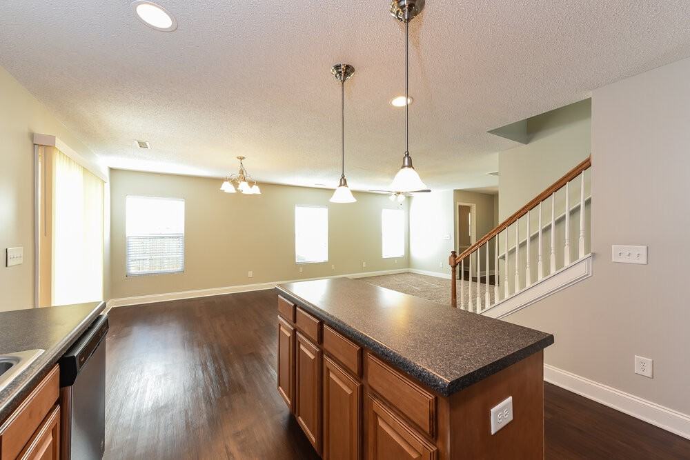 6542 Guard Hill Dr - Photo 5 of 14