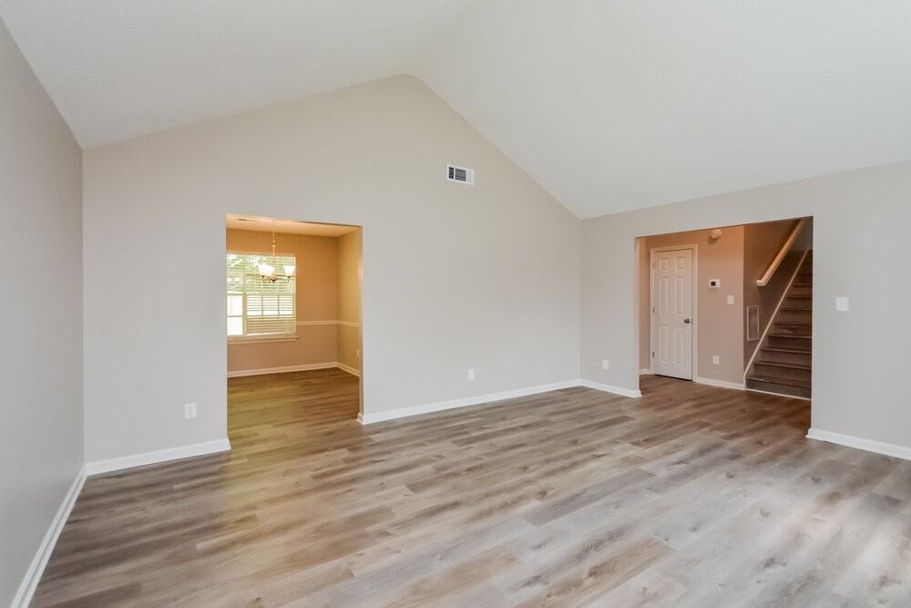 6474 Rebecca Way - Photo 4 of 17