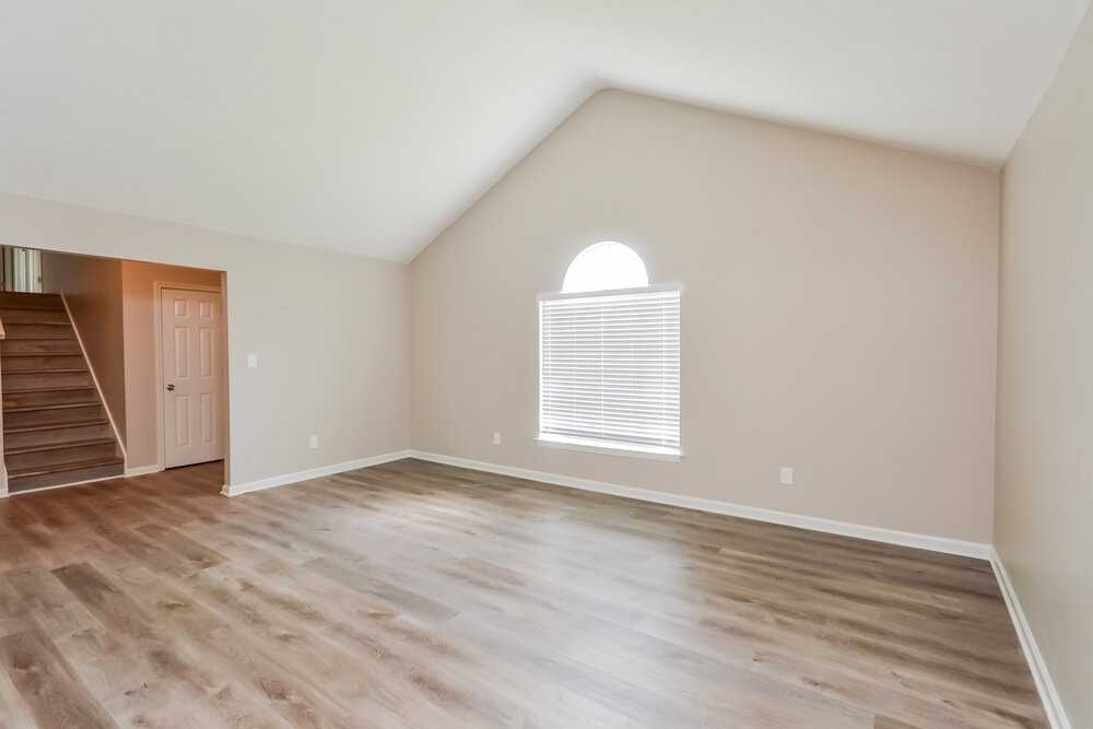 6474 Rebecca Way - Photo 5 of 17