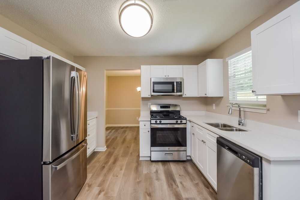 6474 Rebecca Way - Photo 7 of 17