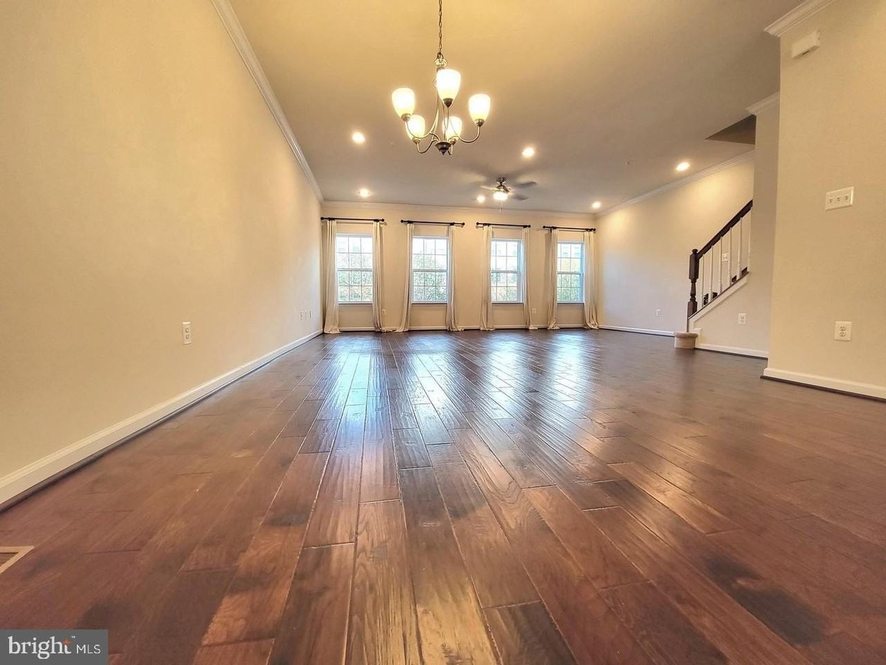 7439 Saint Margarets Blvd - Photo 5 of 18