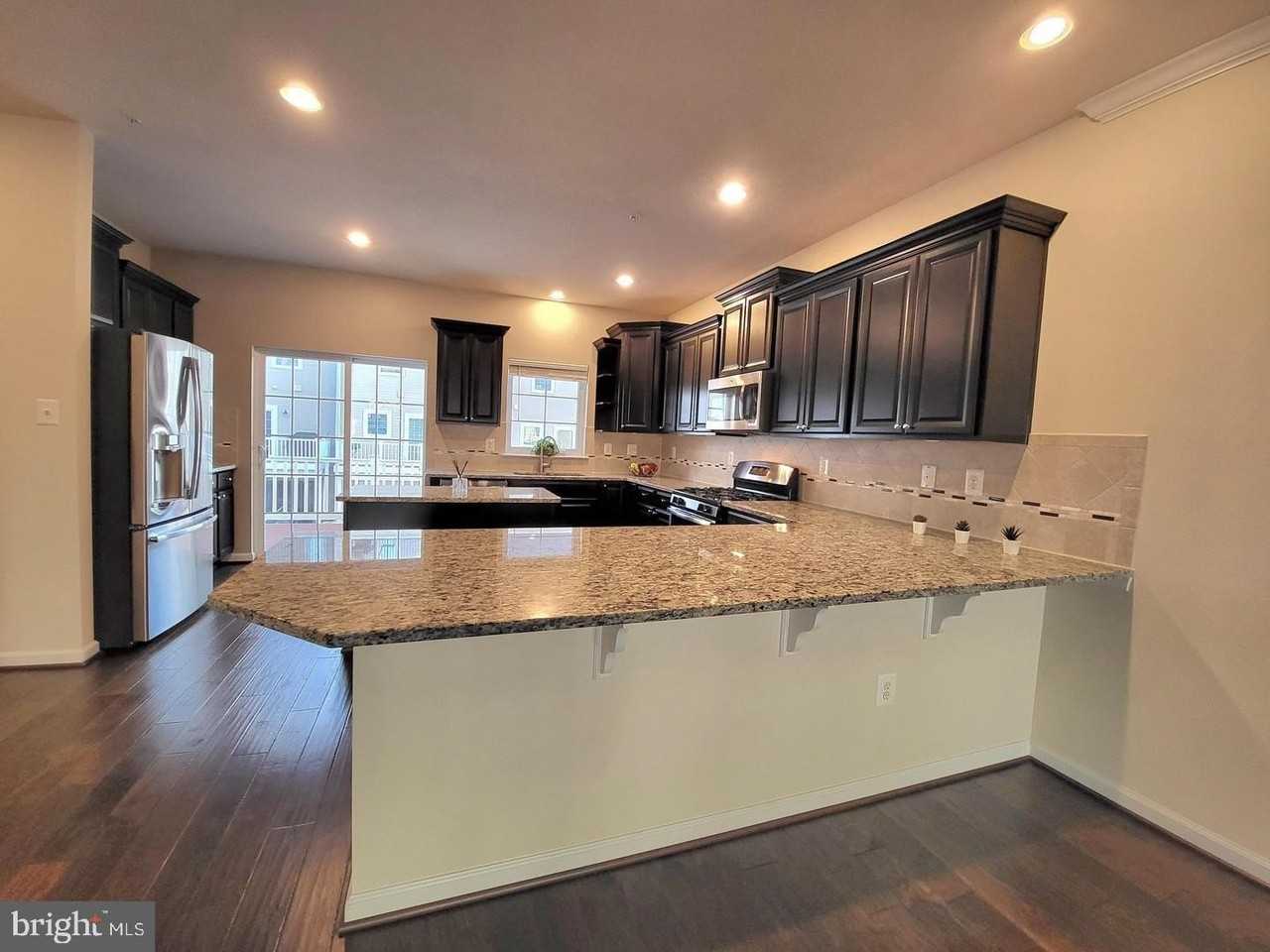 7439 Saint Margarets Blvd - Photo 7 of 18