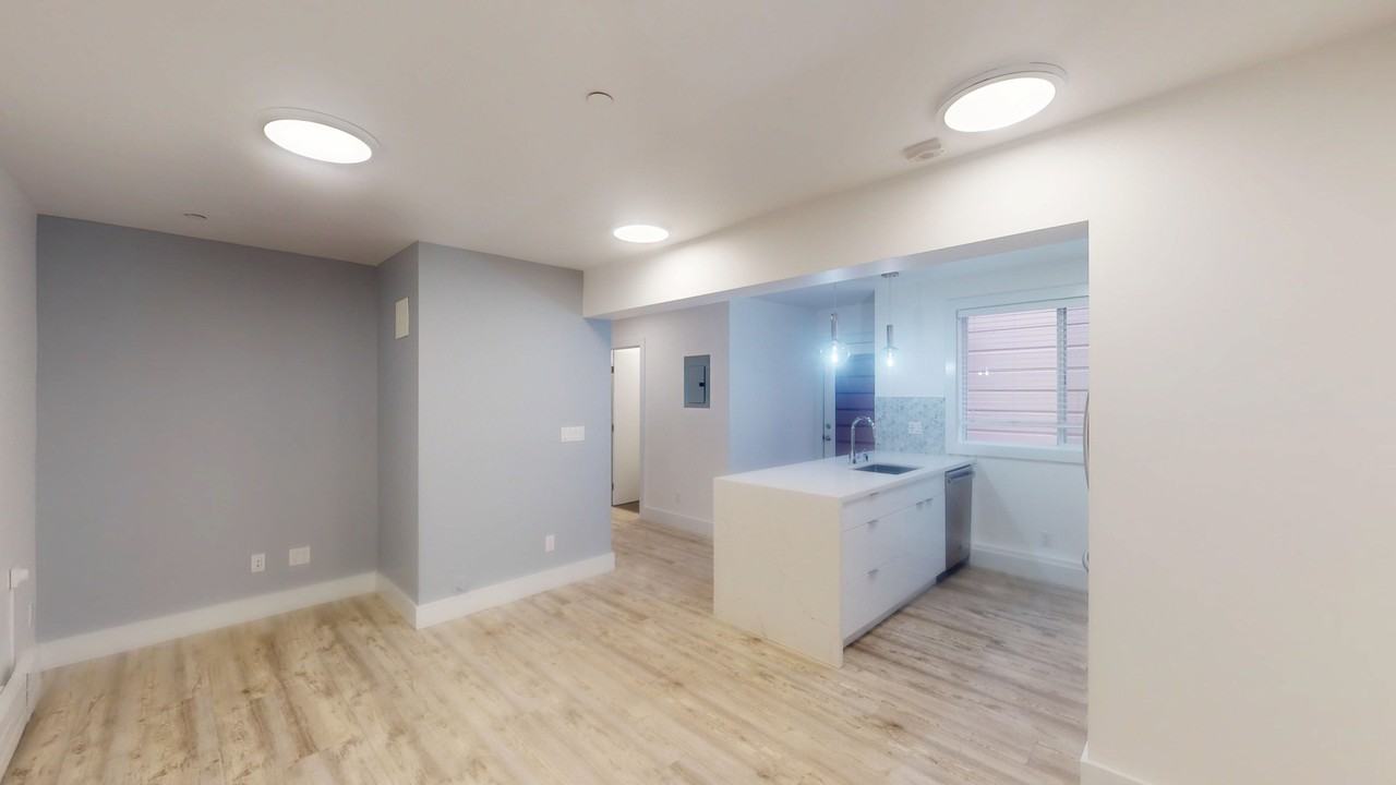 2942 Franklin St #A - Photo 2 of 15