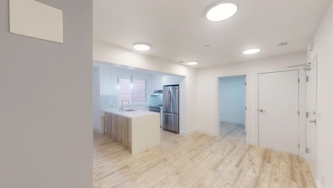 2942 Franklin St #A - Photo 4 of 15