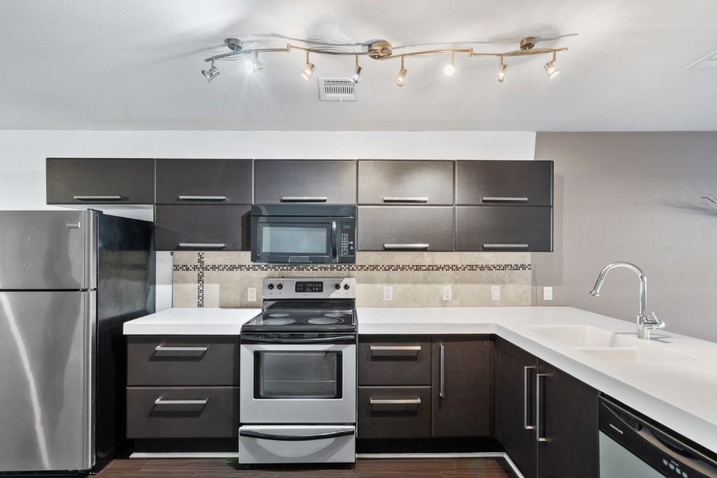 1101 Grove Blvd #1101-206 - Photo 5 of 38