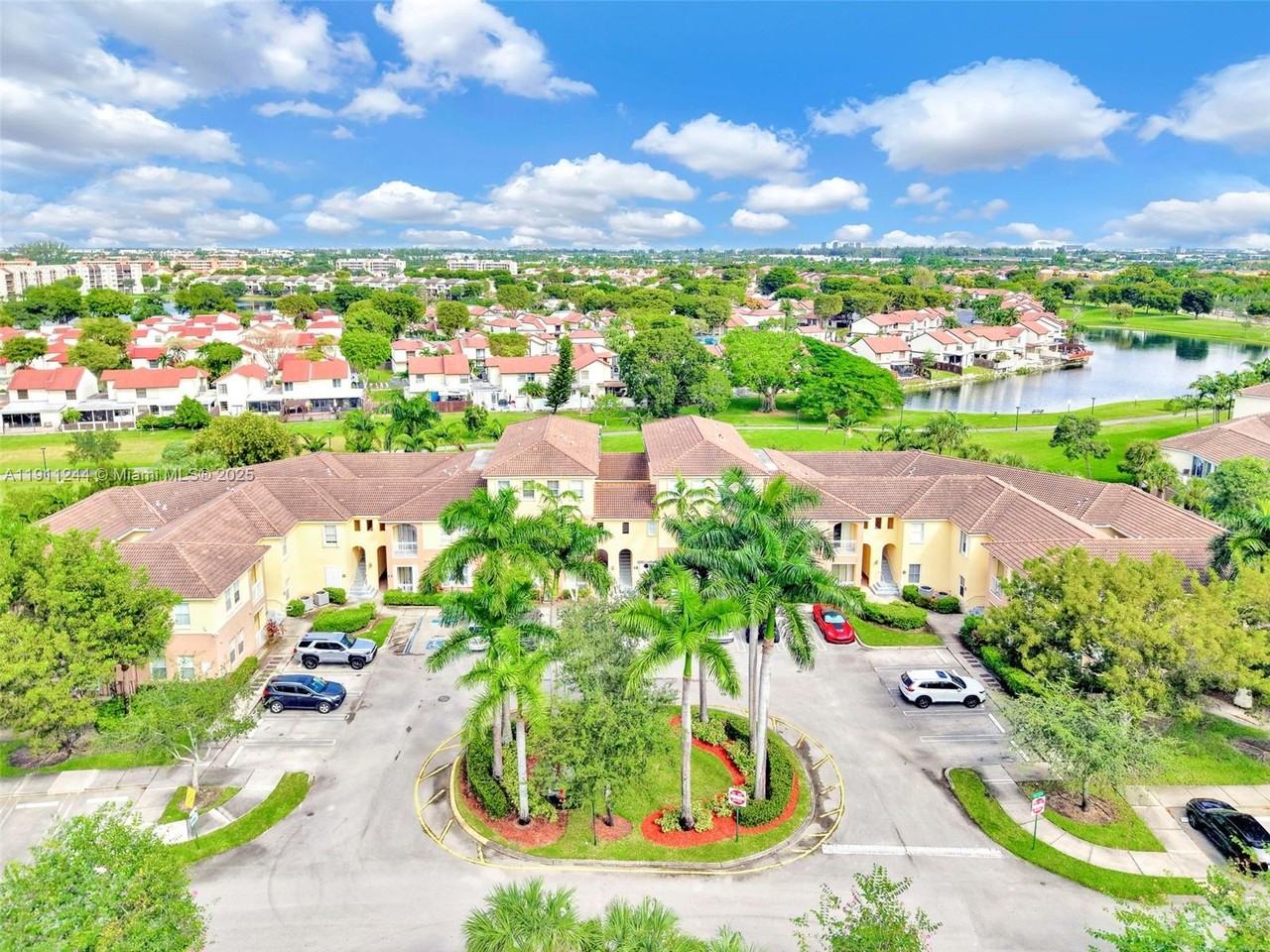 Fontainebleau Blvd #10132-104 - Photo 7 of 50