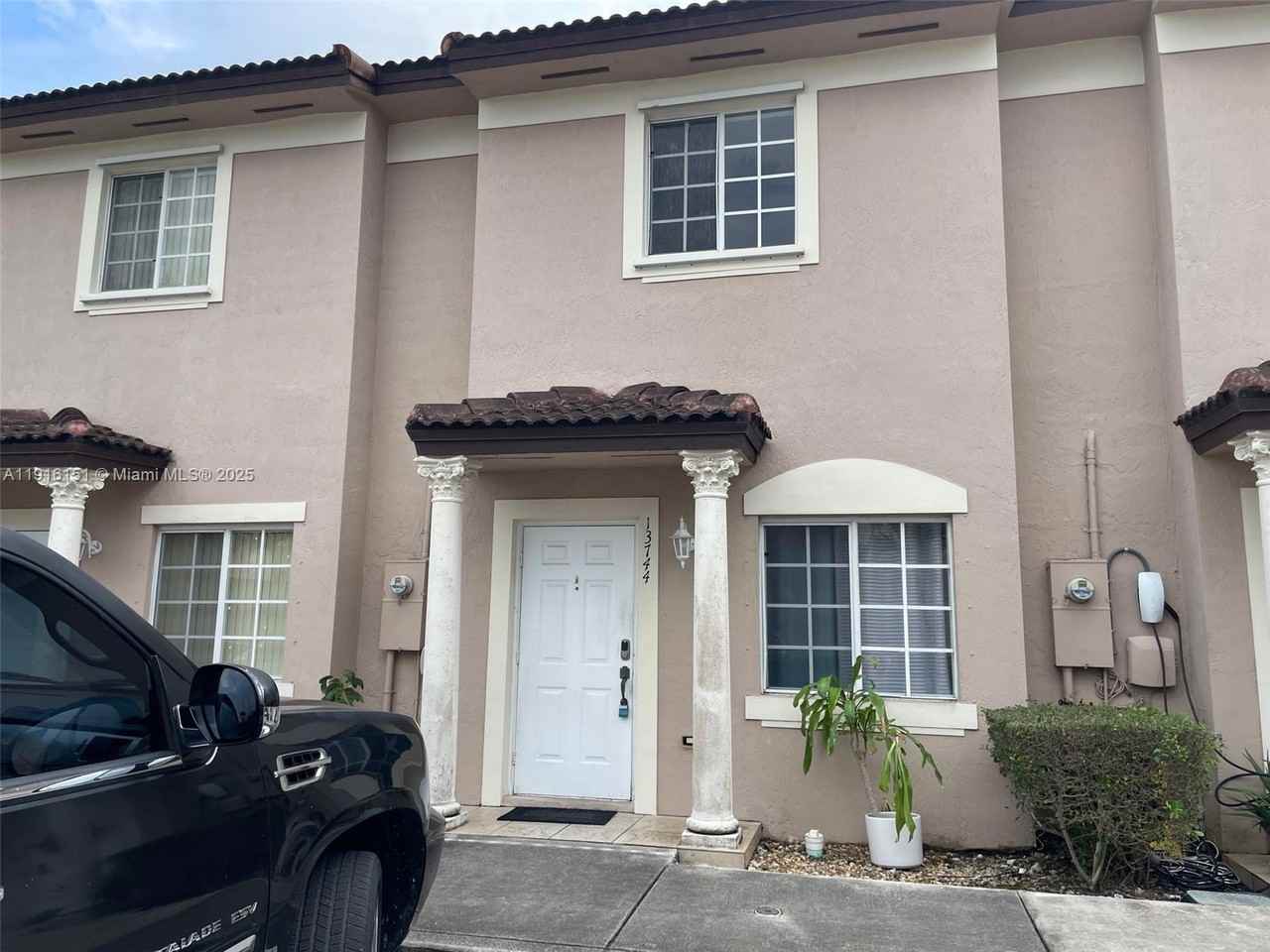 13744 Sw 169th Ln - Photo 2 of 15