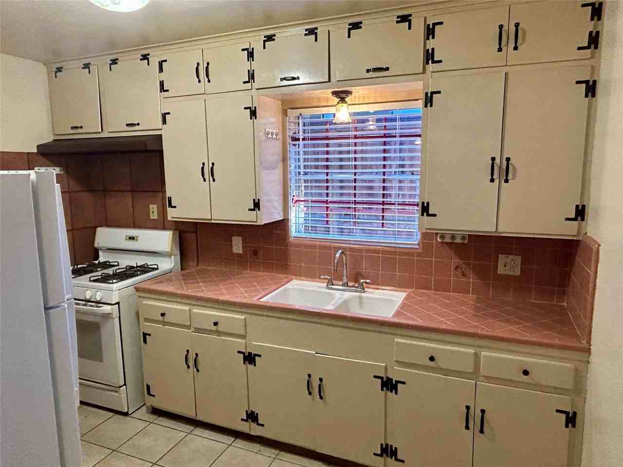 1411 Indiana St #1411-2 - Photo 2 of 15