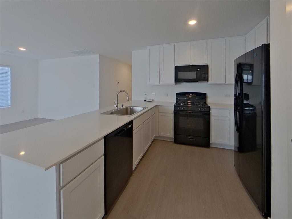 827 Ginkgo Way #827 - Photo 6 of 27