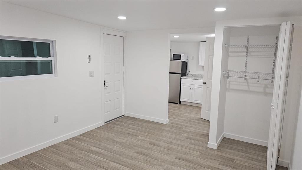 1111 N 63rd Ave #1111 - Photo 6 of 7