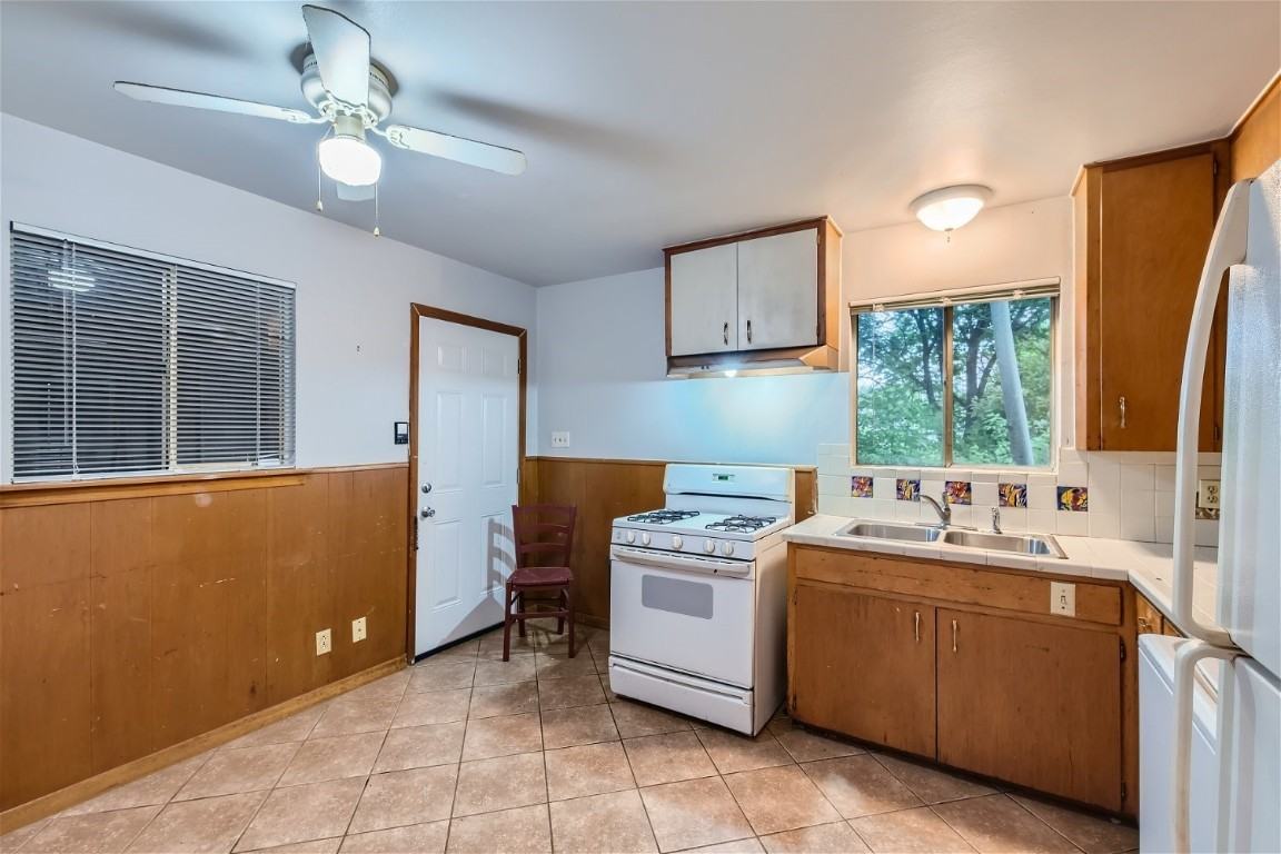 210 West 51st Street #210A - Photo 2 of 27