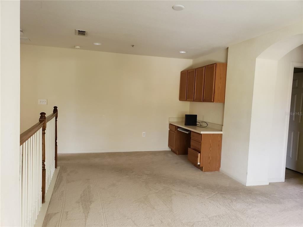 3051 Ashland Lane North #3051 - Photo 5 of 6