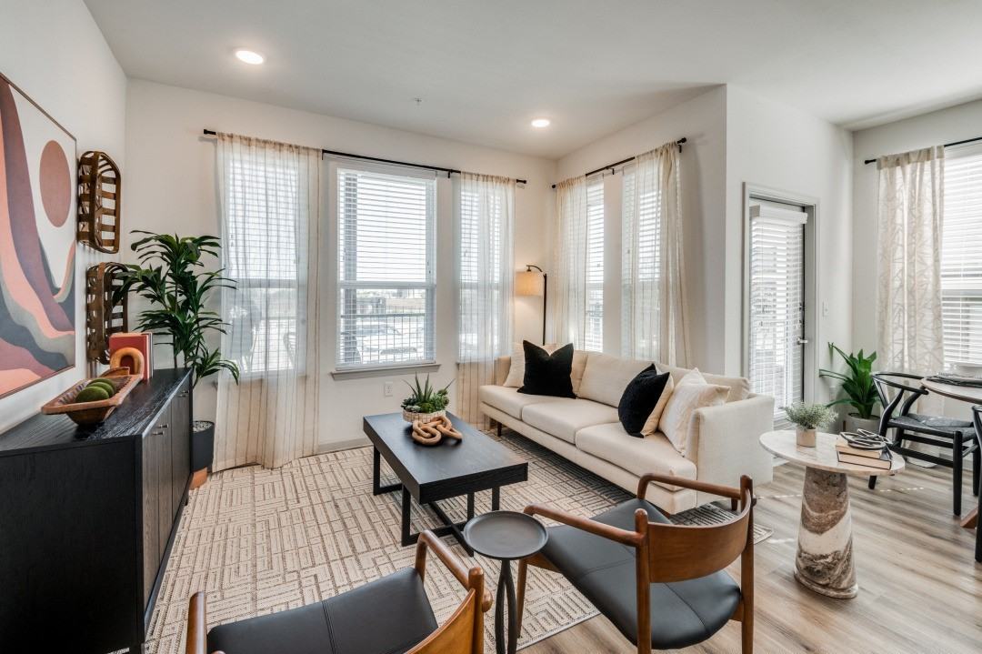 2201 Creekview Drive #2201-914 - Photo 2 of 33