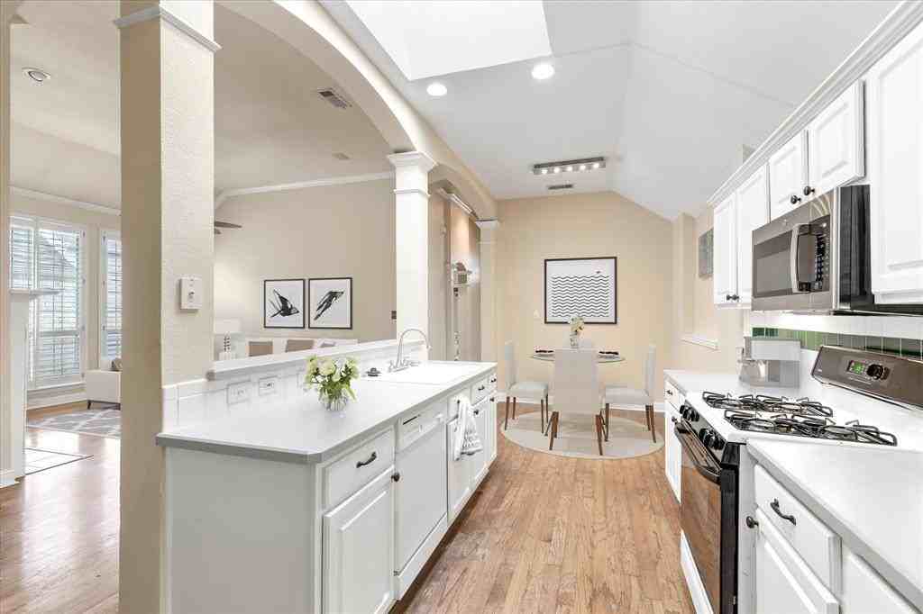 8013 Spring Moss Drive #8013 - Photo 7 of 23