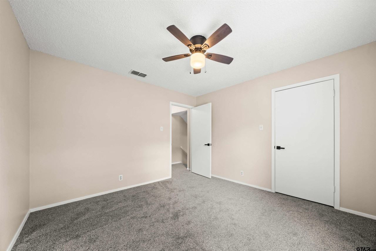 4208 Edinburgh Drive #4208 - Photo 2 of 23