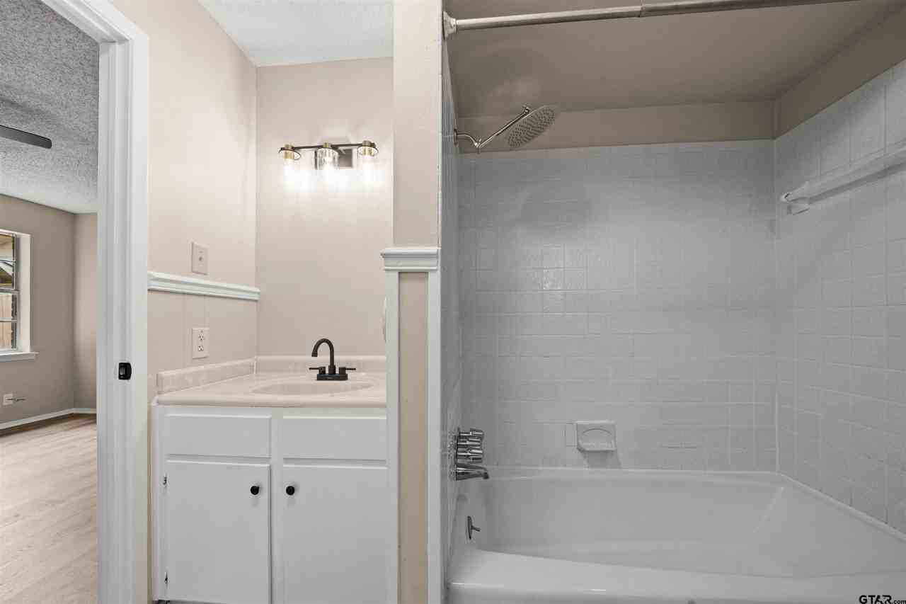 4208 Edinburgh Drive #4208 - Photo 6 of 23