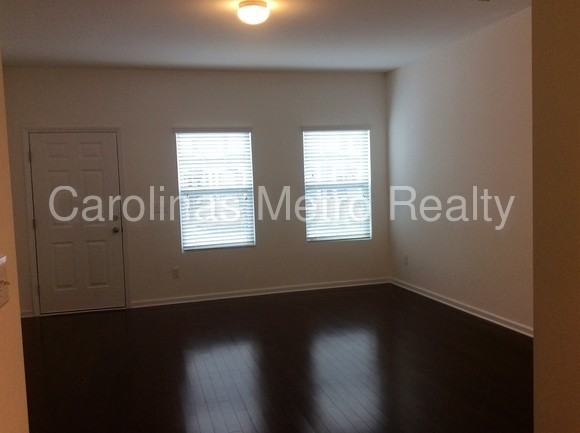 12716 Persimmon Tree Dr - Photo 3 of 10
