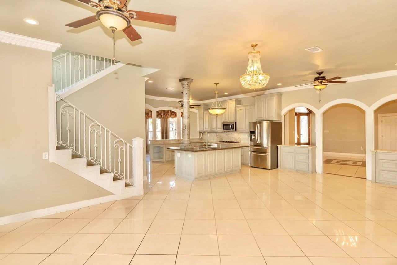 8625 Thomas Road #8625 - Photo 5 of 28