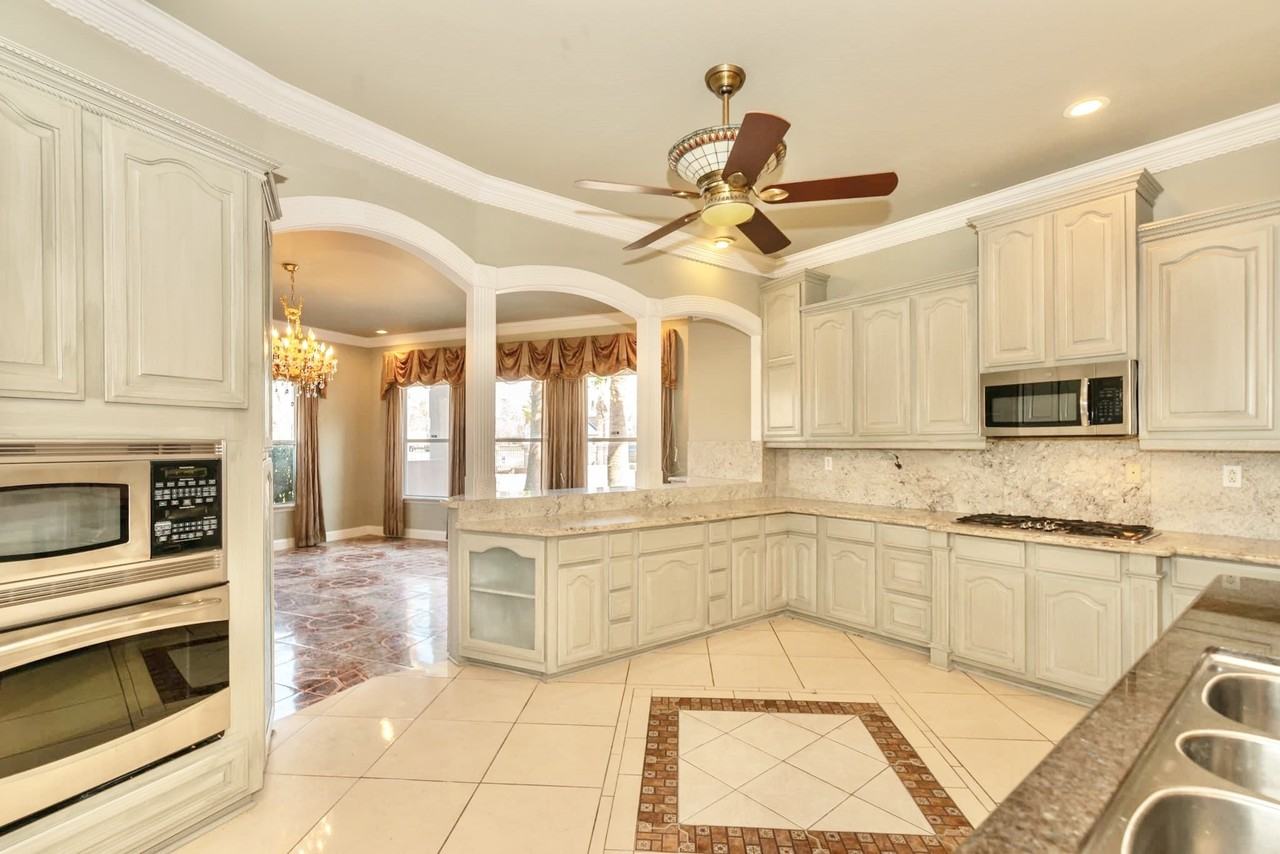 8625 Thomas Road #8625 - Photo 6 of 28