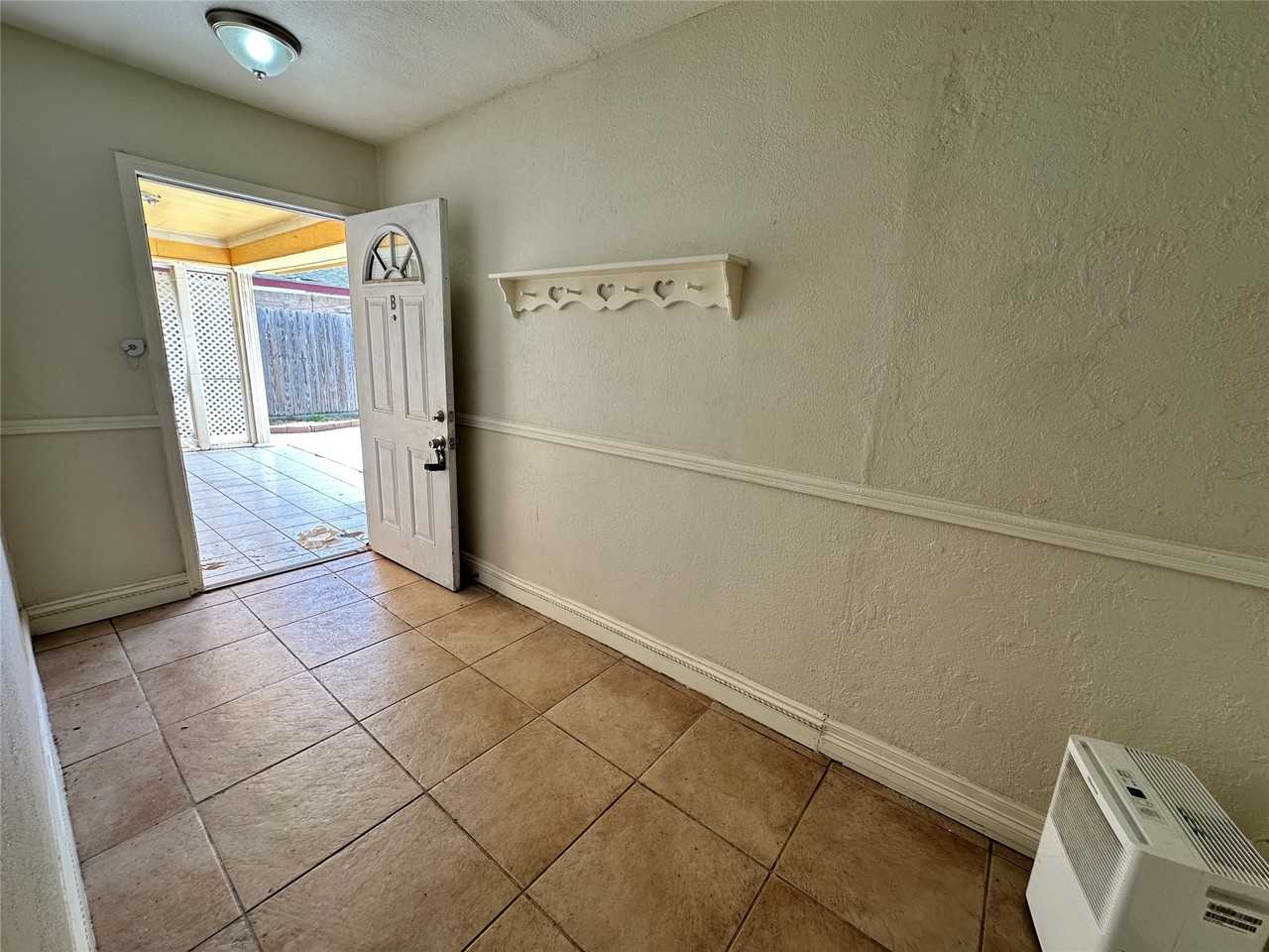 6905 Palestine Street #6905B - Photo 3 of 24