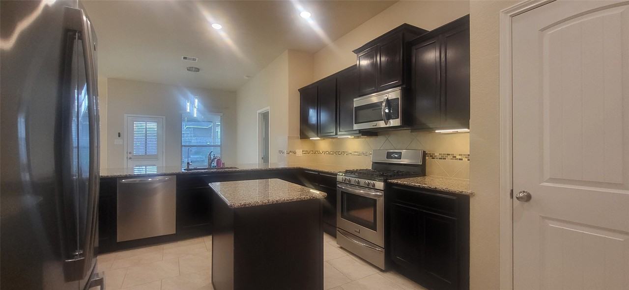 4411 Polo Grounds Ct #4411 - Photo 2 of 38