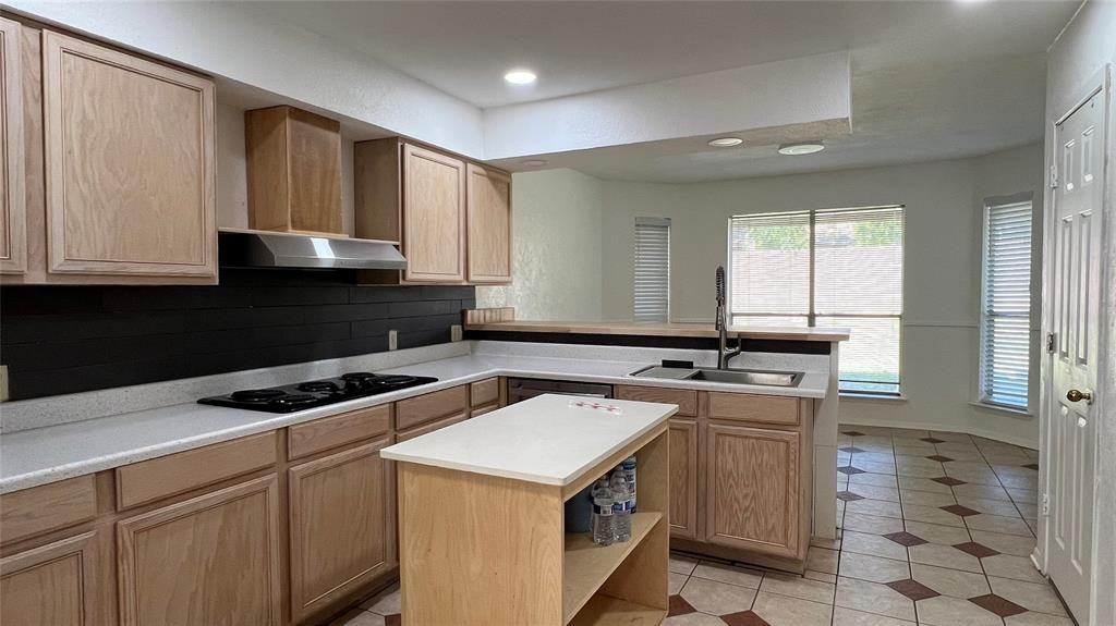 1915 Longmeadow Drive #1915 - Photo 3 of 16