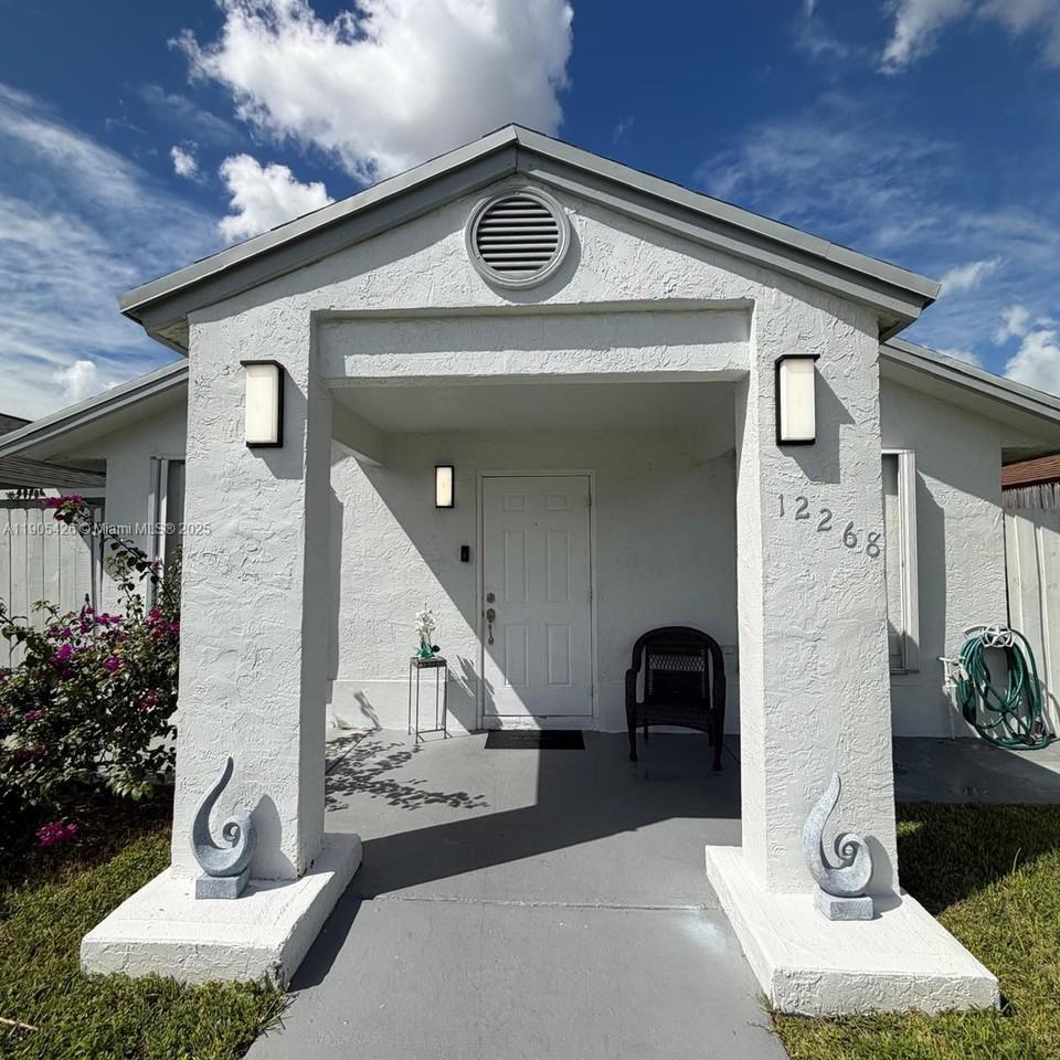 12268 Southwest 202nd Street #12268 - Photo 3 of 20