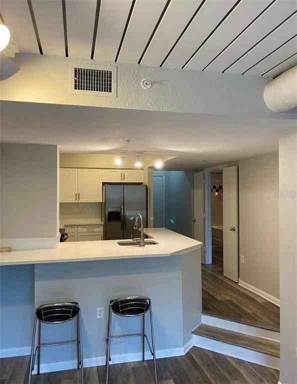 2320 W Azeele St #2320-324 - Photo 4 of 9