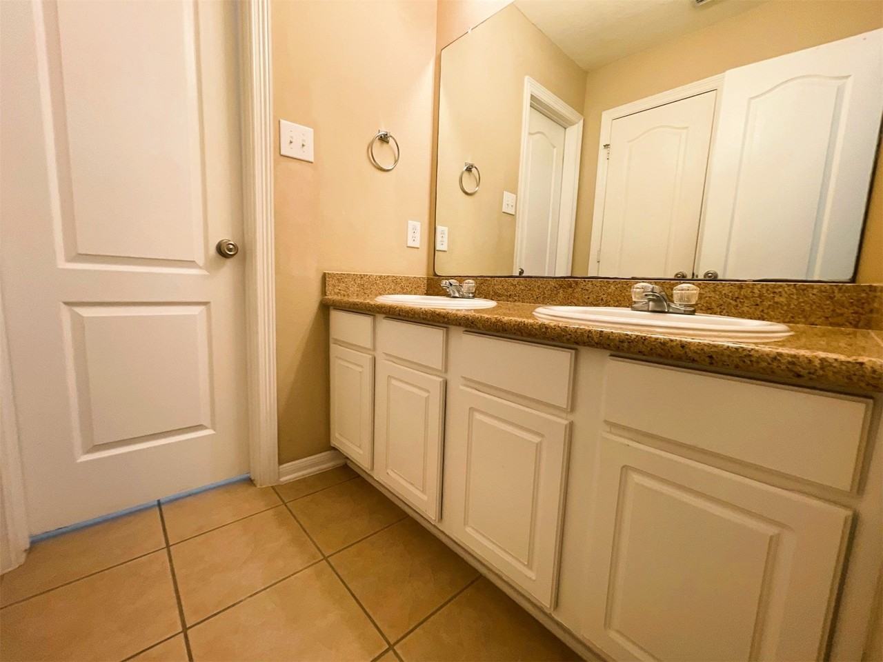 26311 Meadow Dawn Ln #26311 - Photo 3 of 40