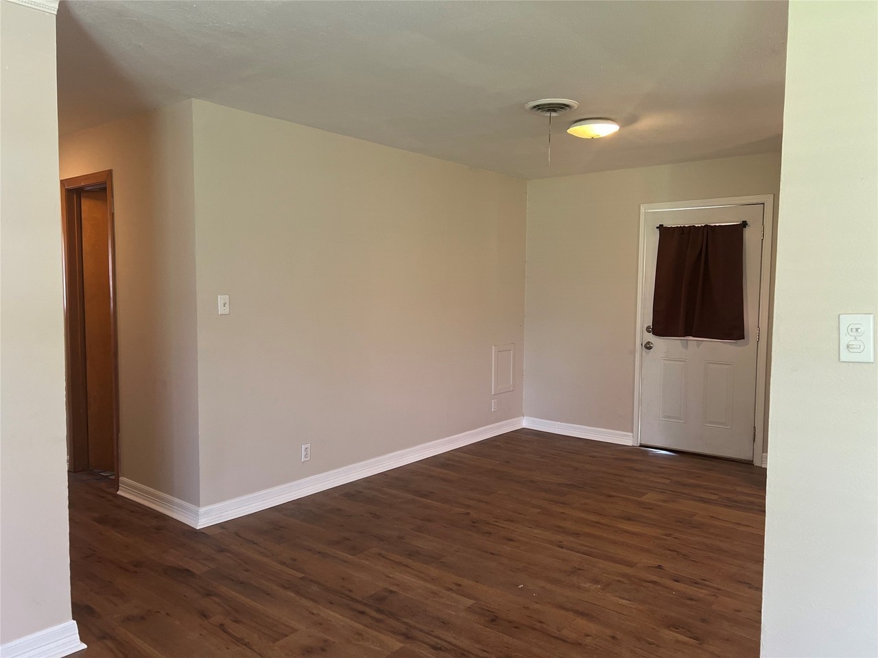 16109 Clarence Street #16109 - Photo 3 of 7