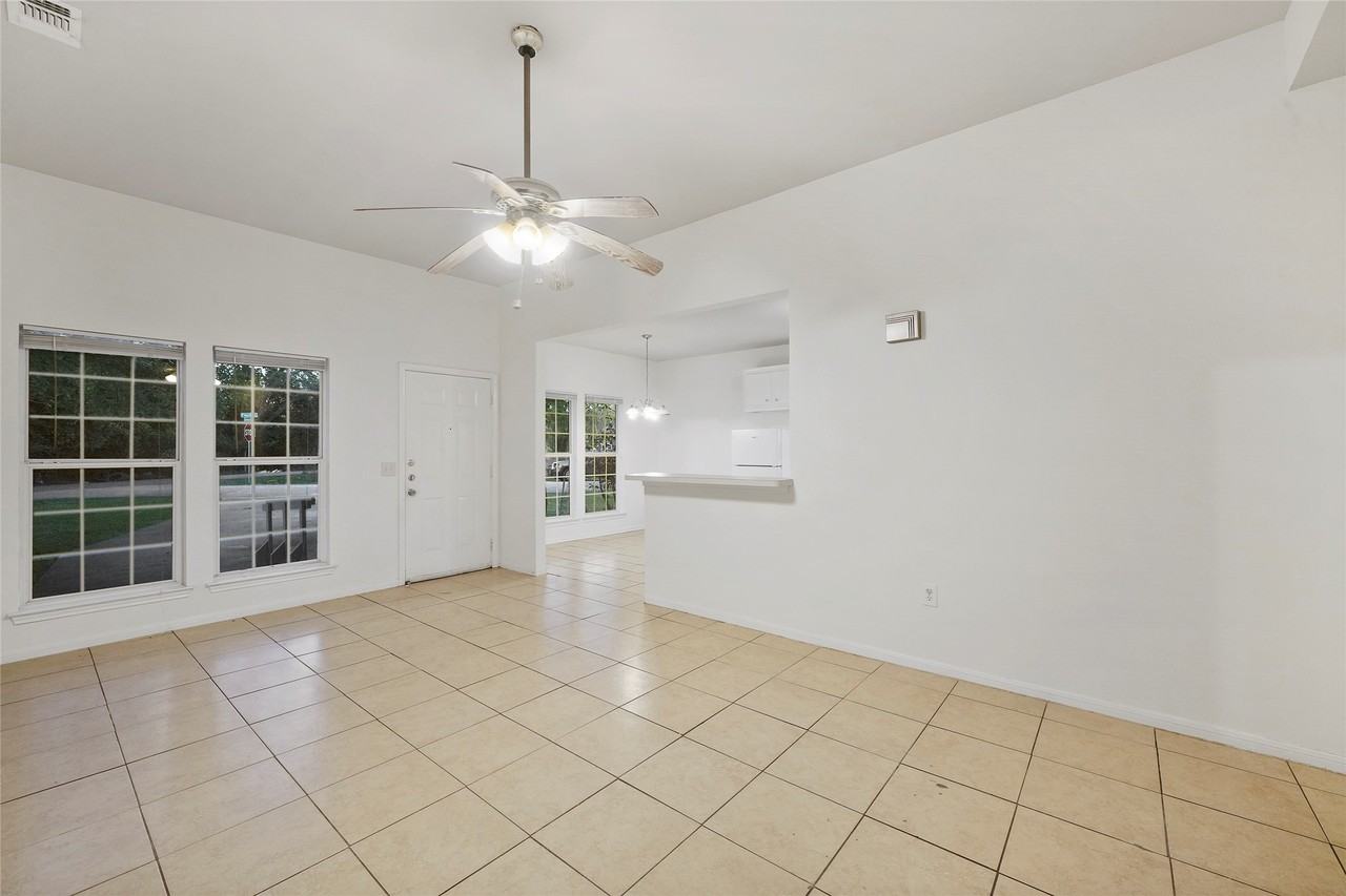 5502 Finch St #5502B - Photo 6 of 37