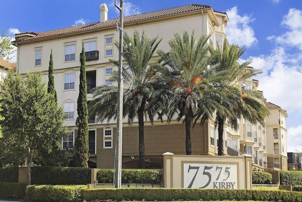 7575 Kirby Dr #7575-2401 - Photo 6 of 14