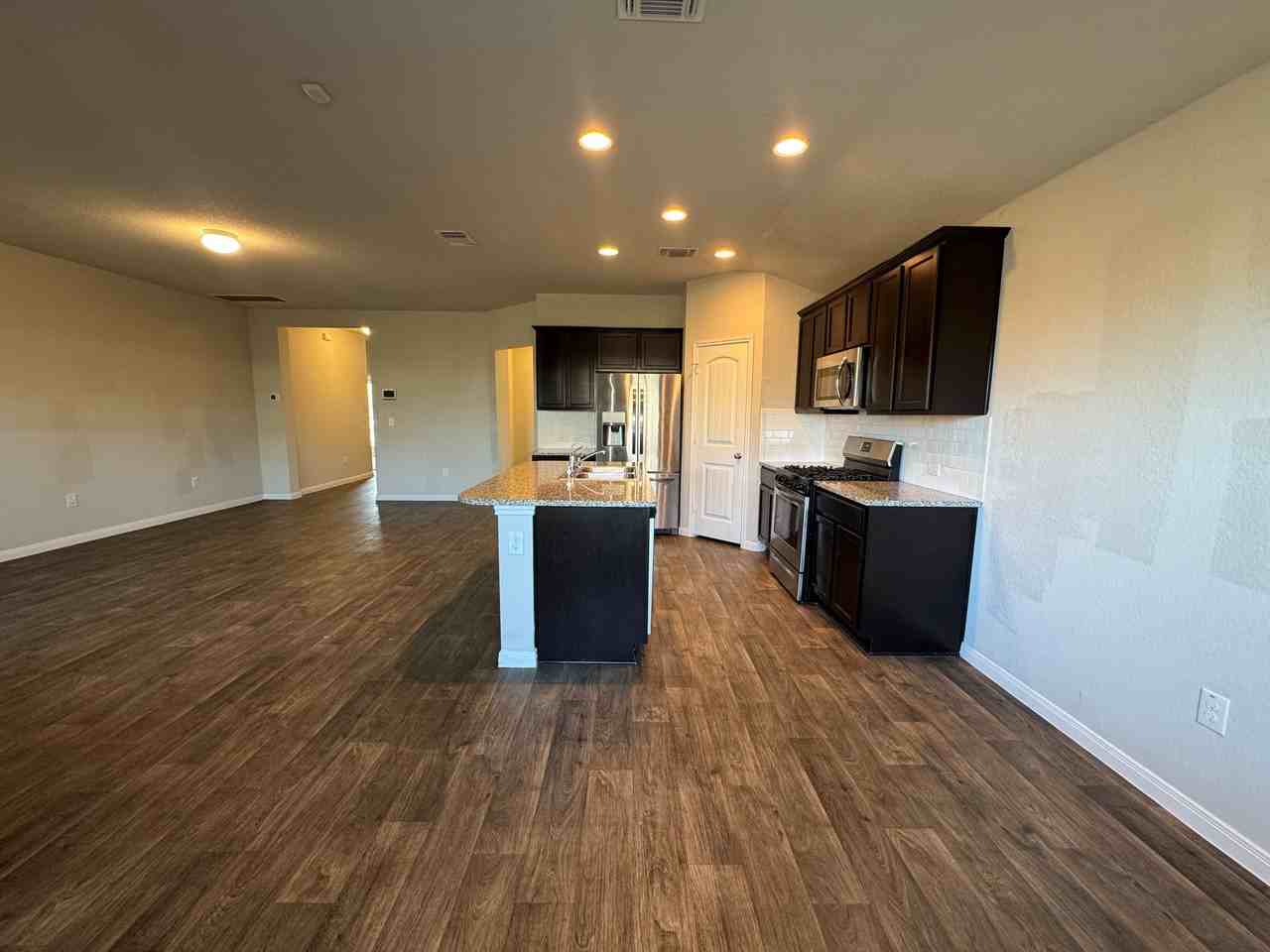 407 Marimoor Drivw #407 - Photo 7 of 34