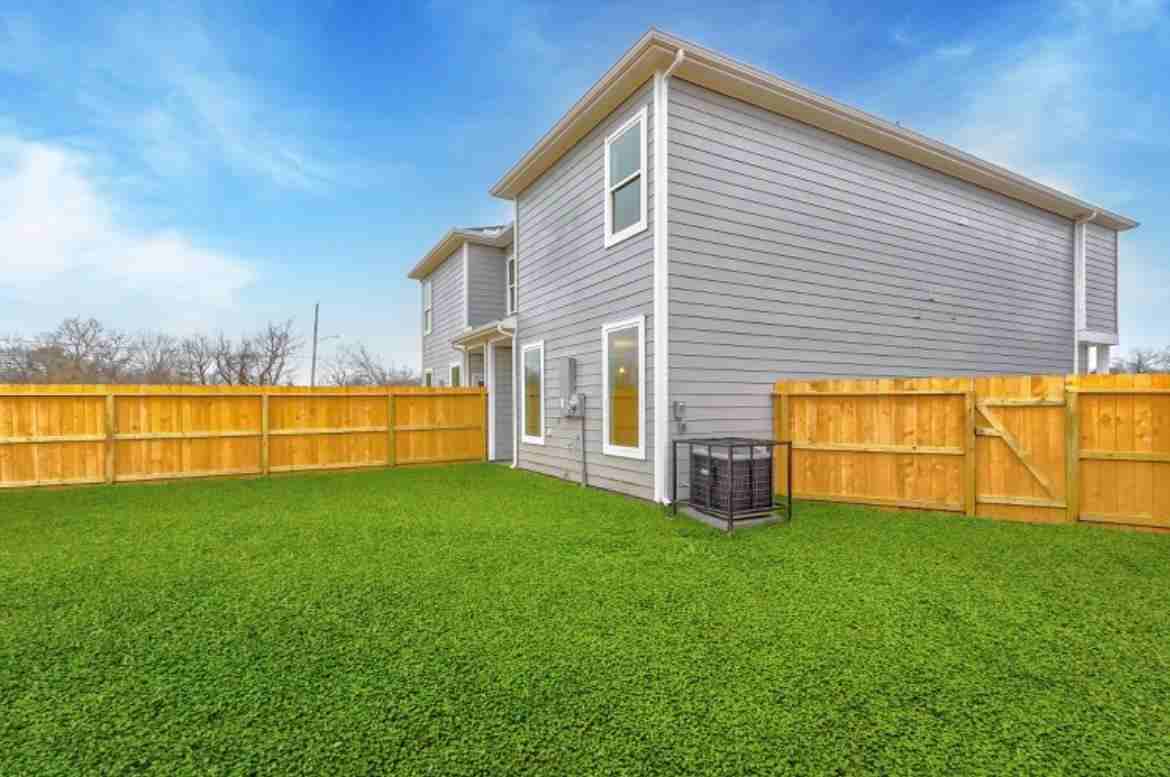 13313 Tetris Dr #13313B - Photo 5 of 19