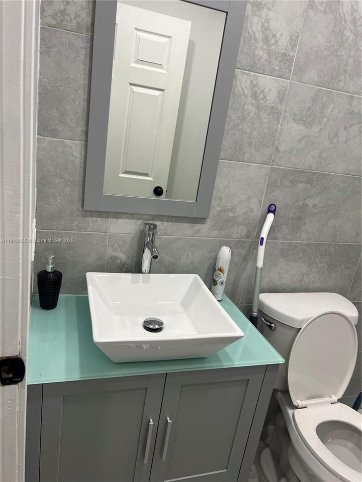 14364 Sw 159th Ter #14364 - Photo 2 of 7