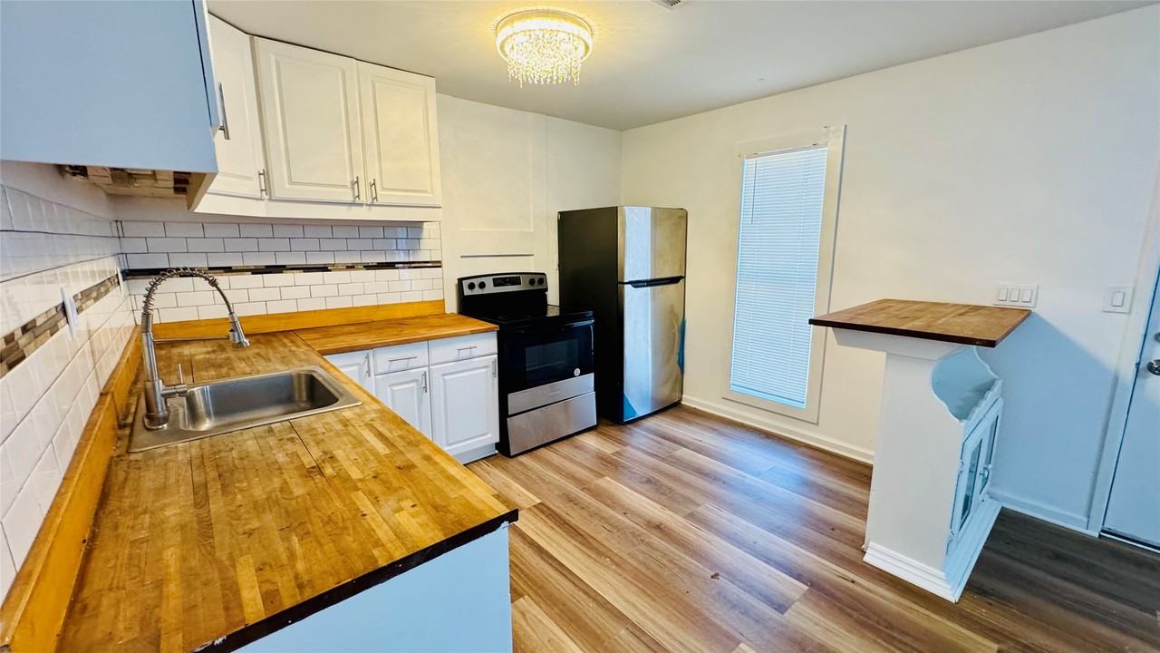 105 Clear Lake Rd #105A - Photo 4 of 7