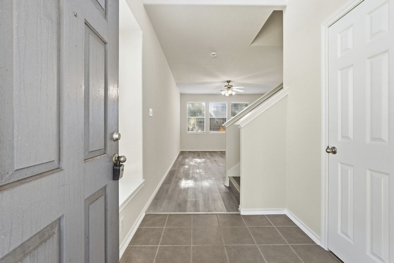 5606 Redgrove Ln #5606 - Photo 6 of 25