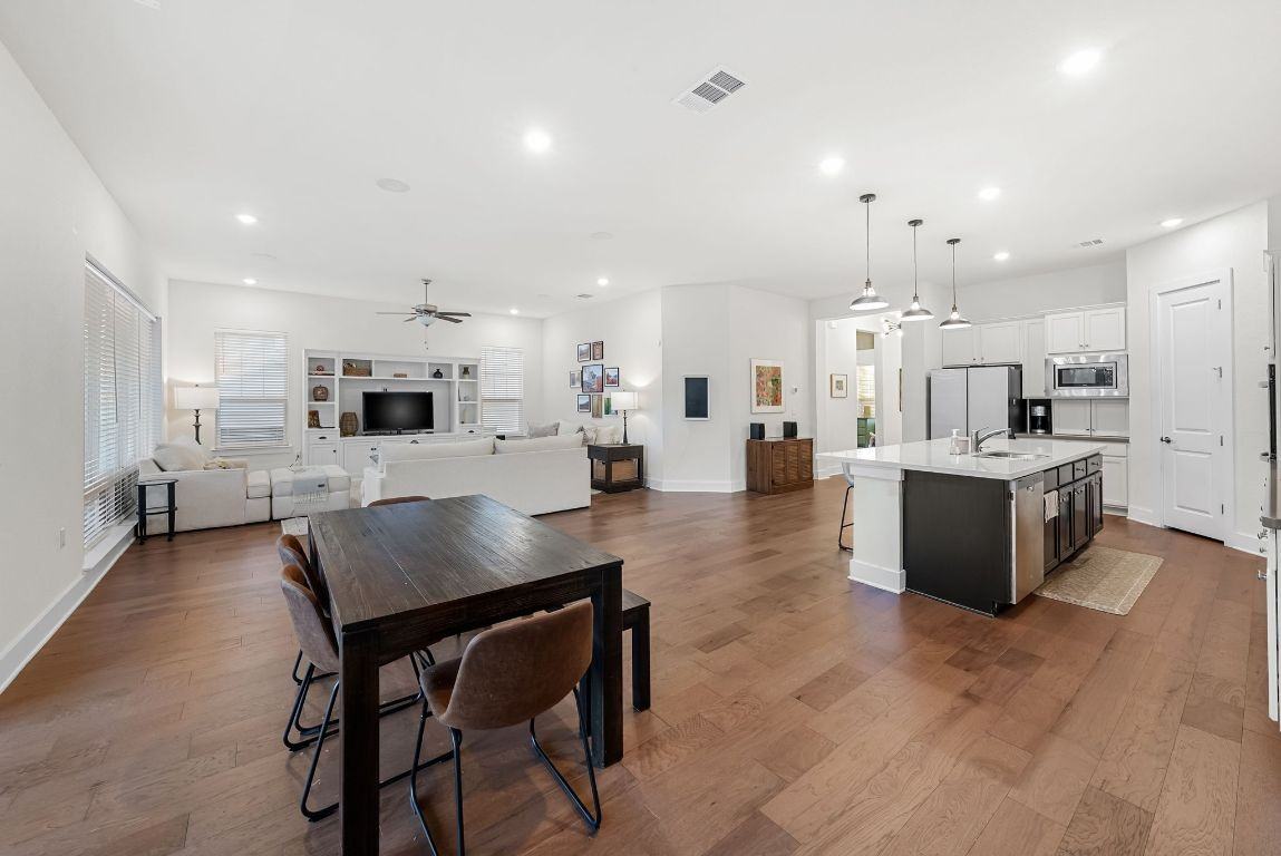 16705 Horondelle Dr #16705 - Photo 4 of 32