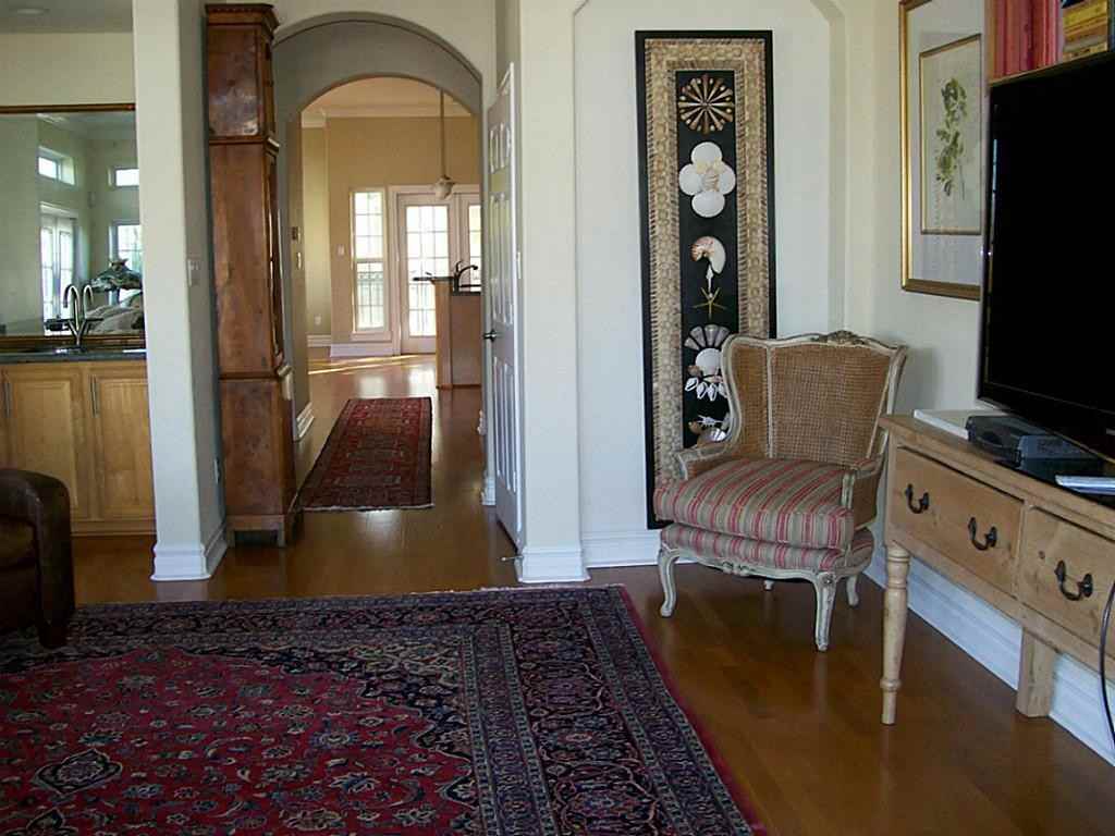 620 8th St #620 - Photo 7 of 17