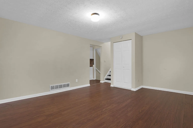 2464 Queenswood Dr - Photo 5 of 20