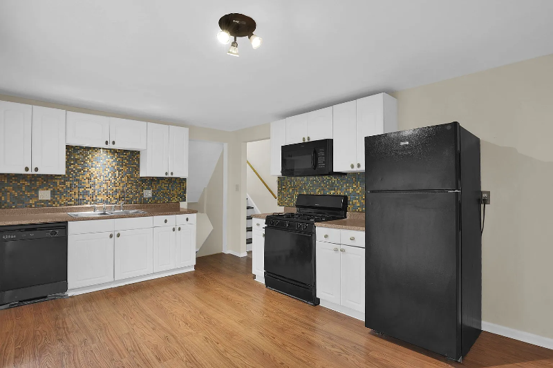 2464 Queenswood Dr - Photo 7 of 20