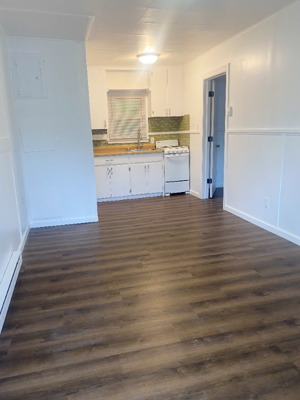 9762 North River Road #6 - Photo 2 of 15