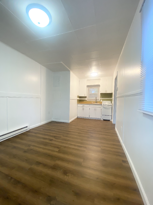 9762 North River Road #6 - Photo 3 of 15