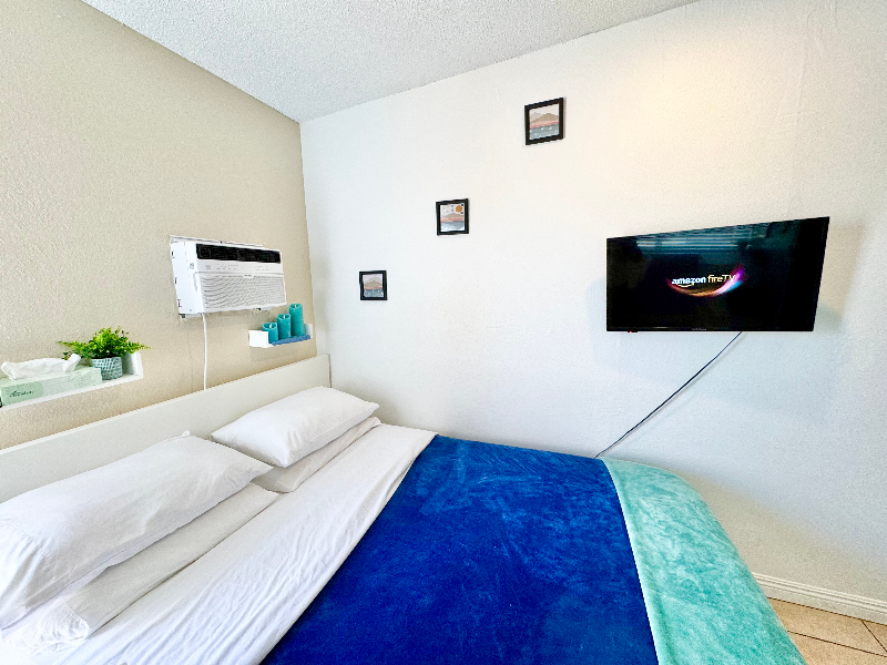 5333 Longridge Avenue #1